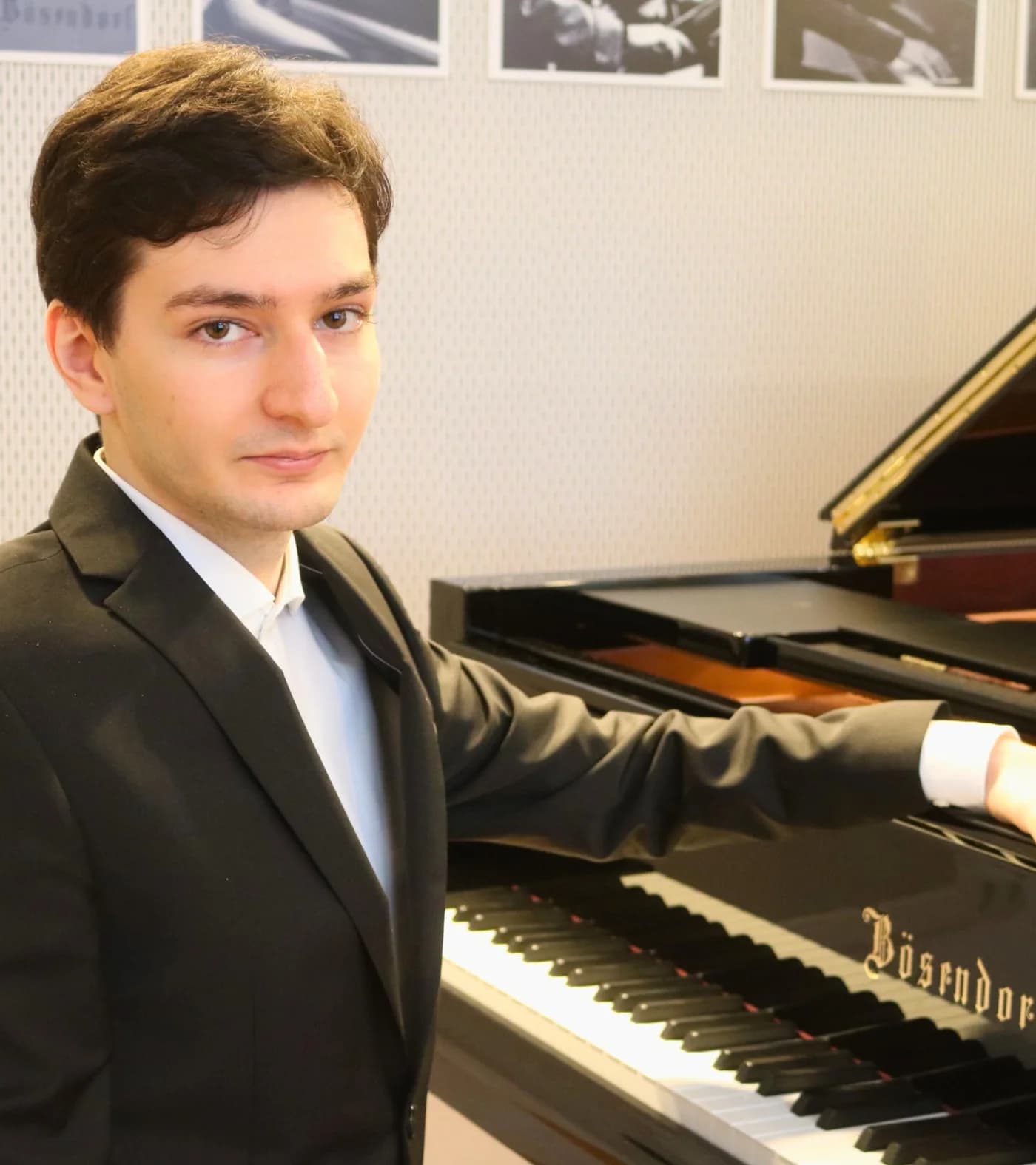 Enea, piano teacher at Vienna Piano School